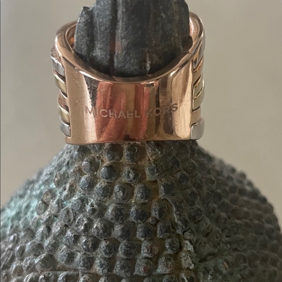 Michael Kors three tone ring - Picture 4 of 4
